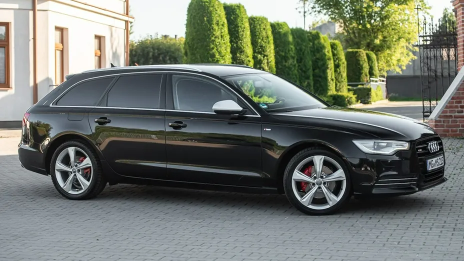 AUDI A6 -