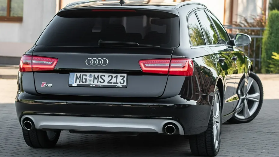 AUDI A6 -