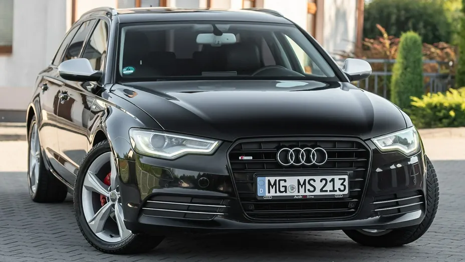 AUDI A6 -
