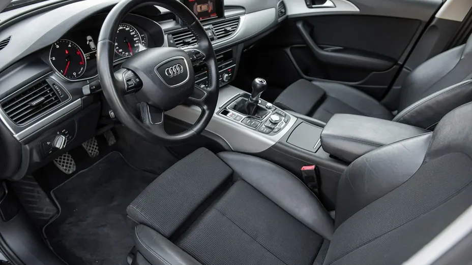 AUDI A6 -