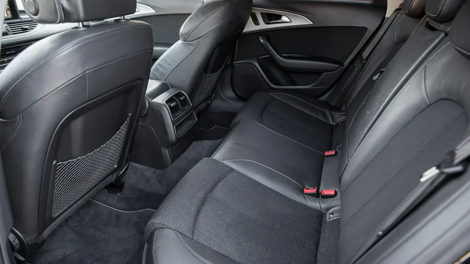 AUDI A6 -