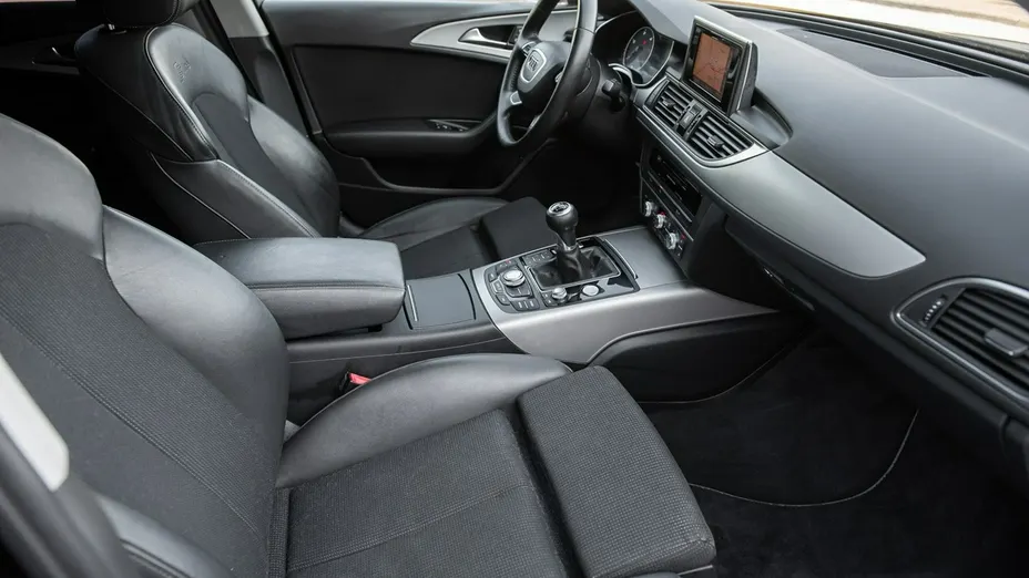 AUDI A6 -