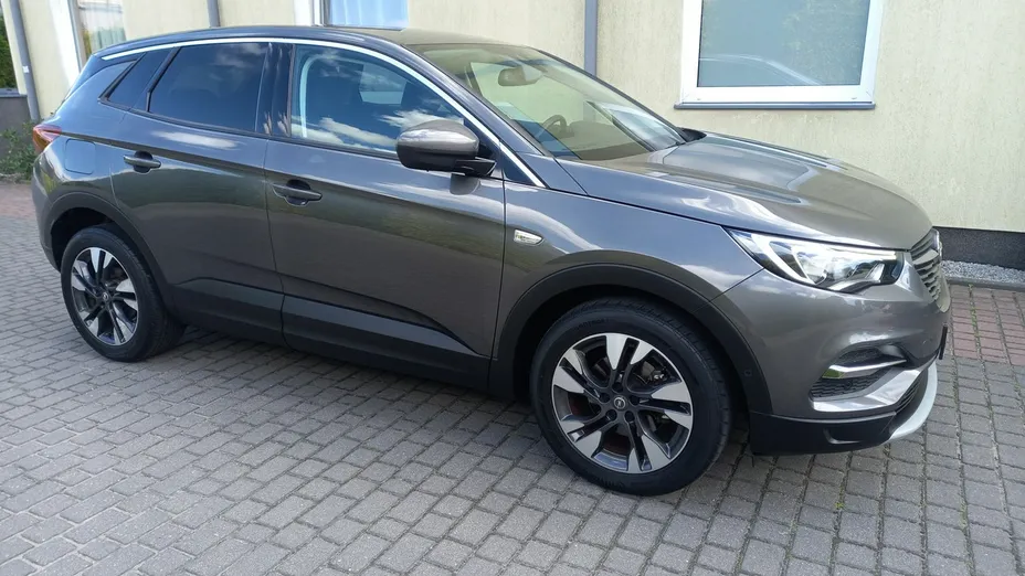 OPEL Grandland X -