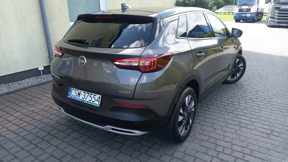 OPEL Grandland X -