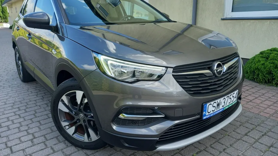 OPEL Grandland X -