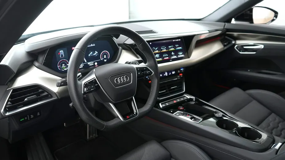 AUDI RS e-tron -