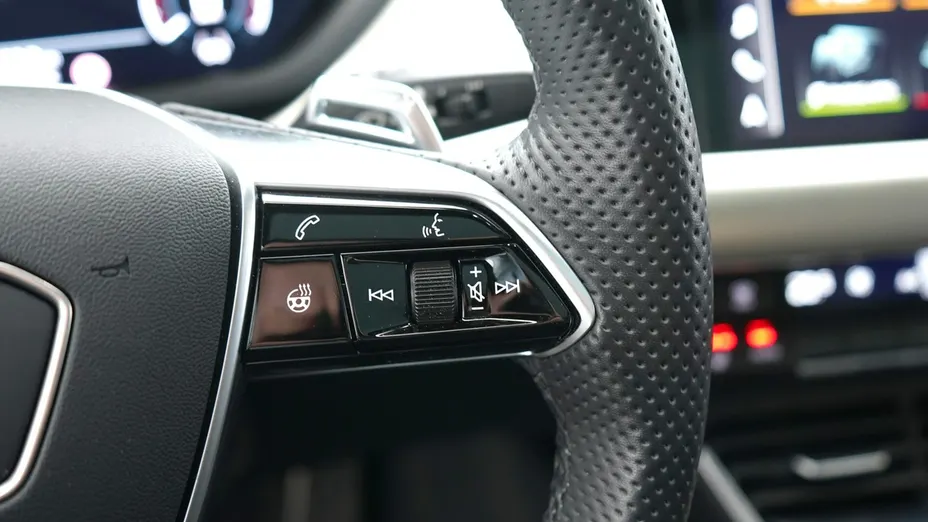 AUDI RS e-tron -