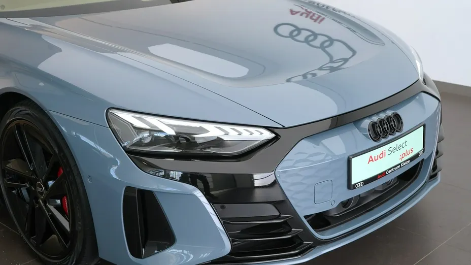 AUDI RS e-tron -