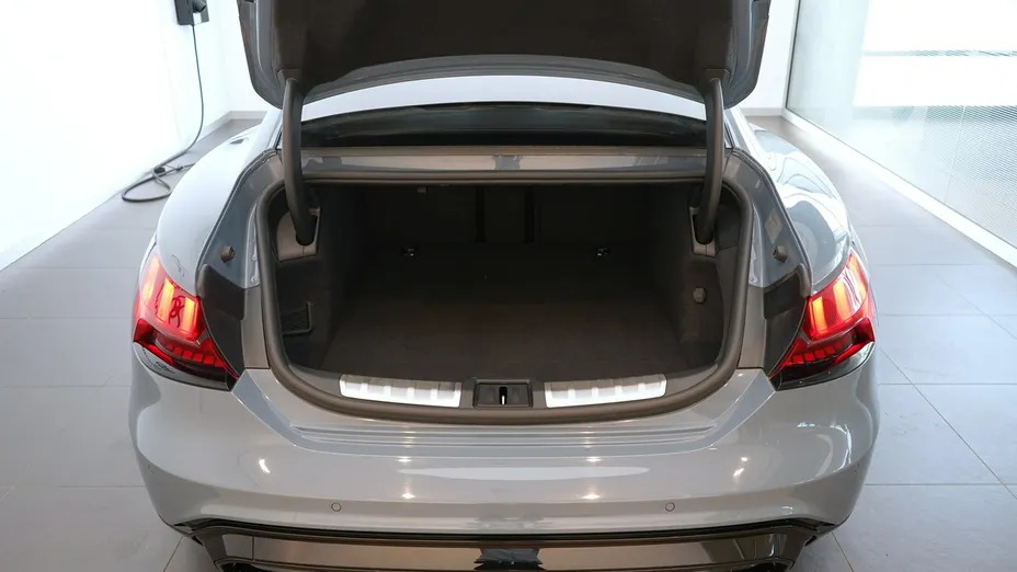 AUDI RS e-tron -