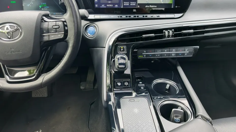 TOYOTA Mirai -