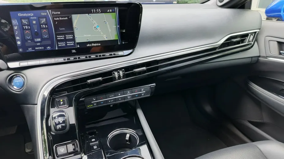 TOYOTA Mirai -