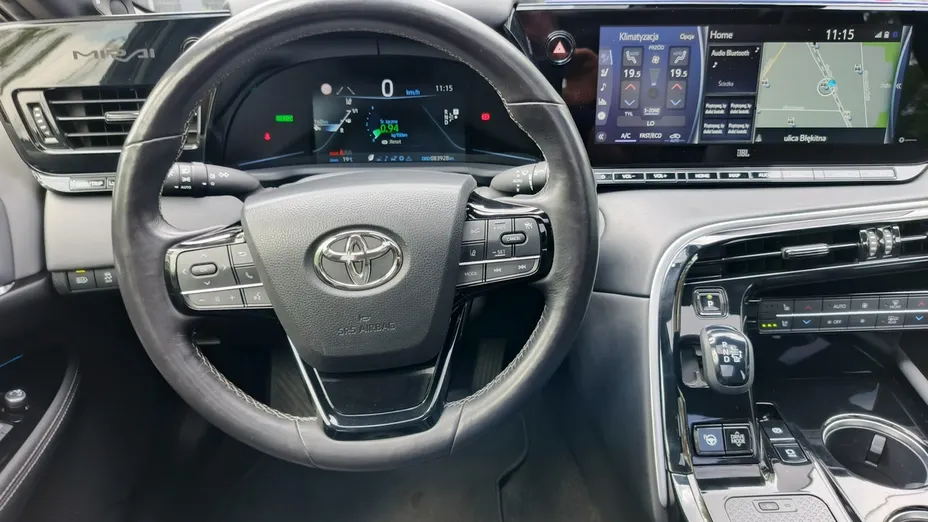 TOYOTA Mirai -