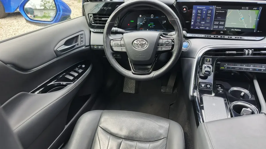 TOYOTA Mirai -