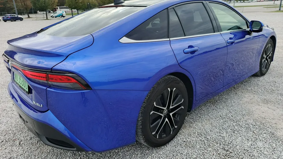 TOYOTA Mirai -