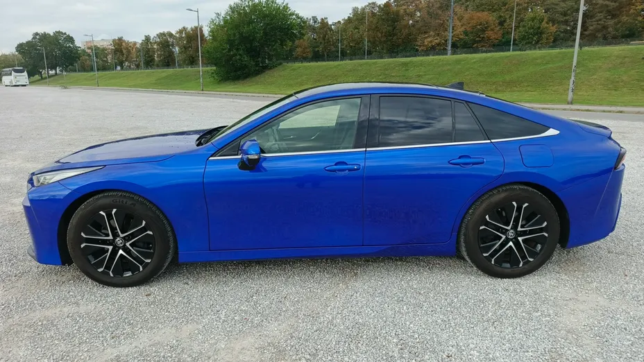 TOYOTA Mirai -