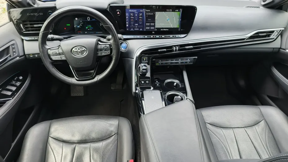 TOYOTA Mirai -