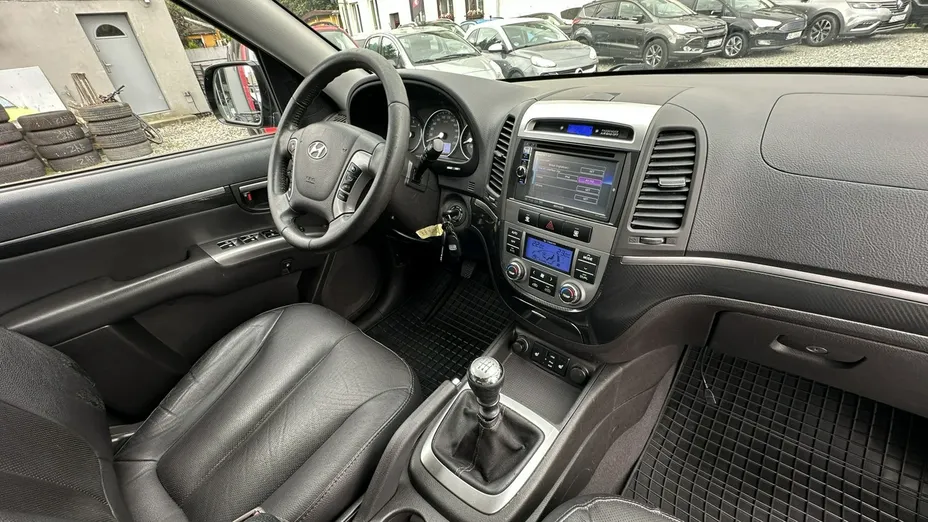 HYUNDAI Santa Fe -