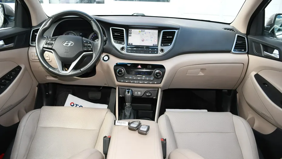 HYUNDAI Tucson -