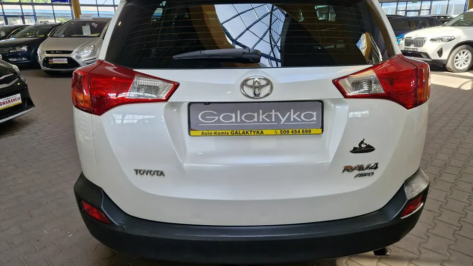 TOYOTA RAV4 -