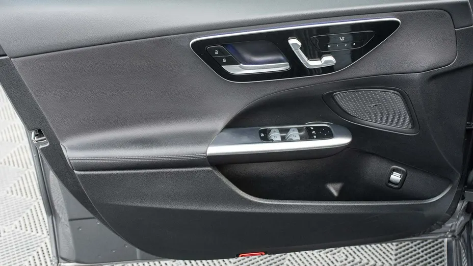 MERCEDES-BENZ C Klasa -