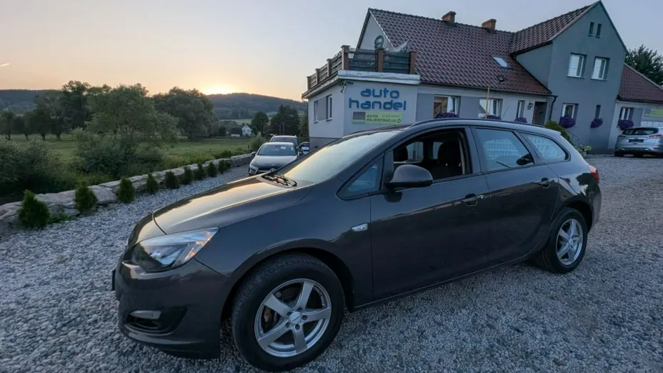 OPEL Astra -