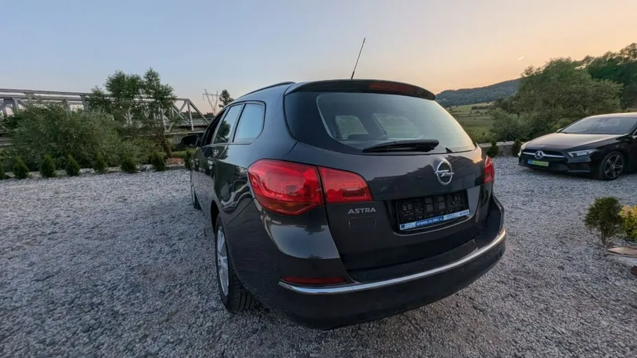 OPEL Astra -