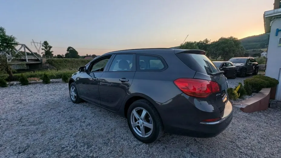 OPEL Astra -