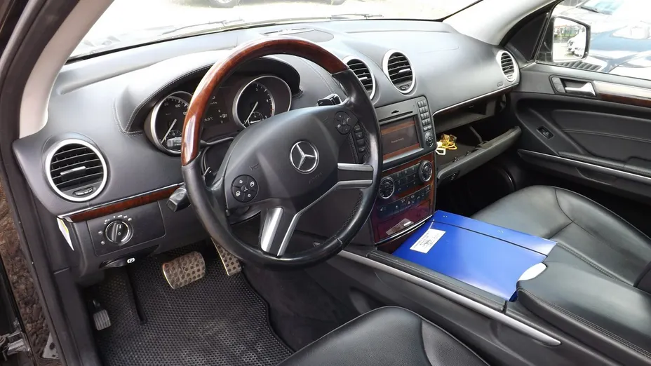 MERCEDES-BENZ GL -