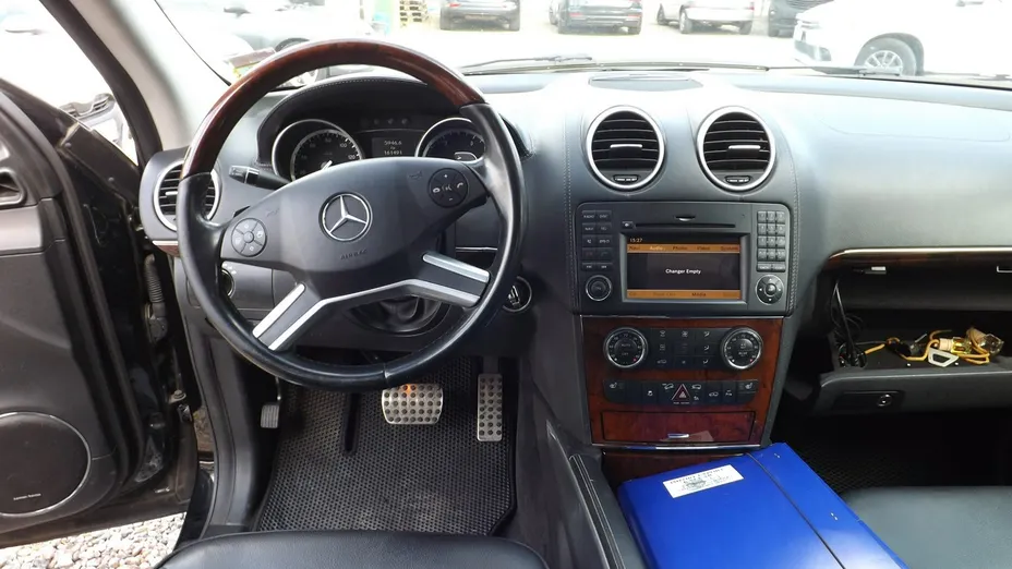 MERCEDES-BENZ GL -
