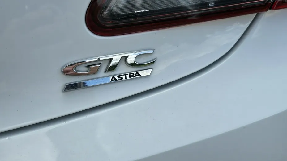 OPEL Astra -
