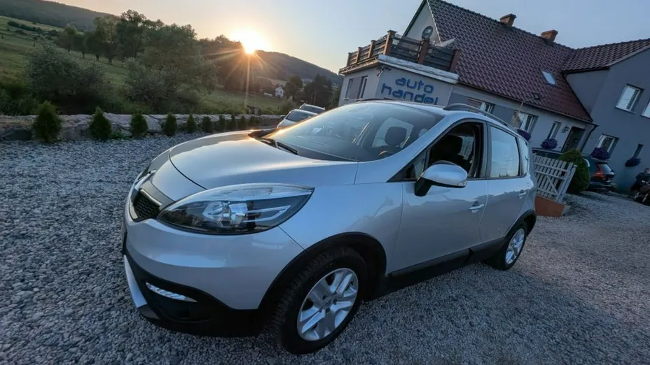 RENAULT Scenic -