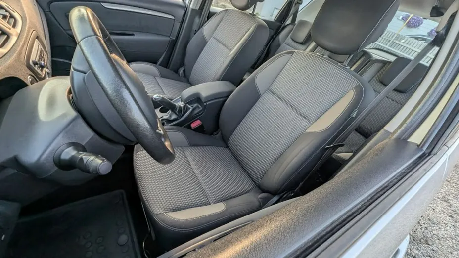 RENAULT Scenic -