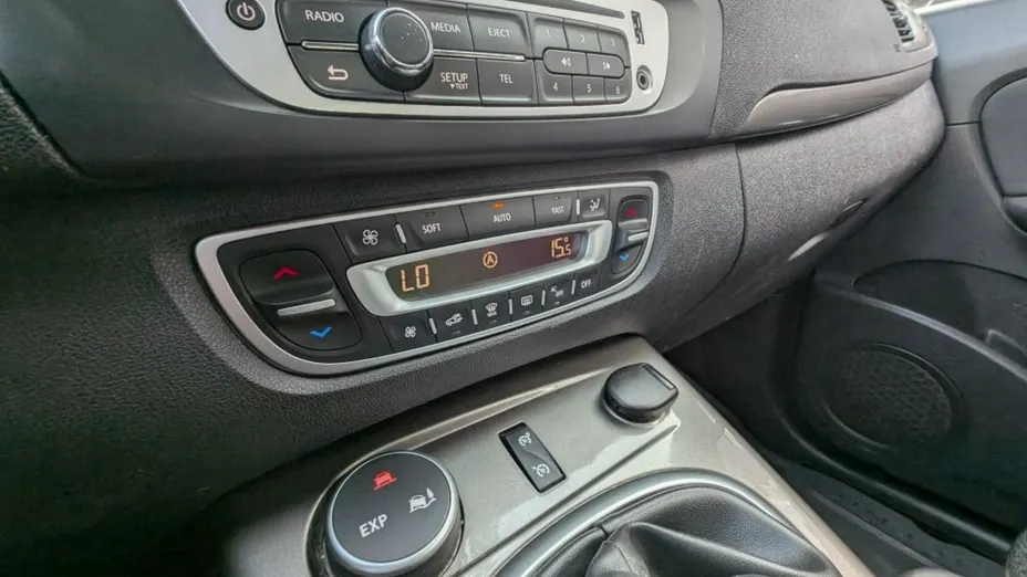 RENAULT Scenic -