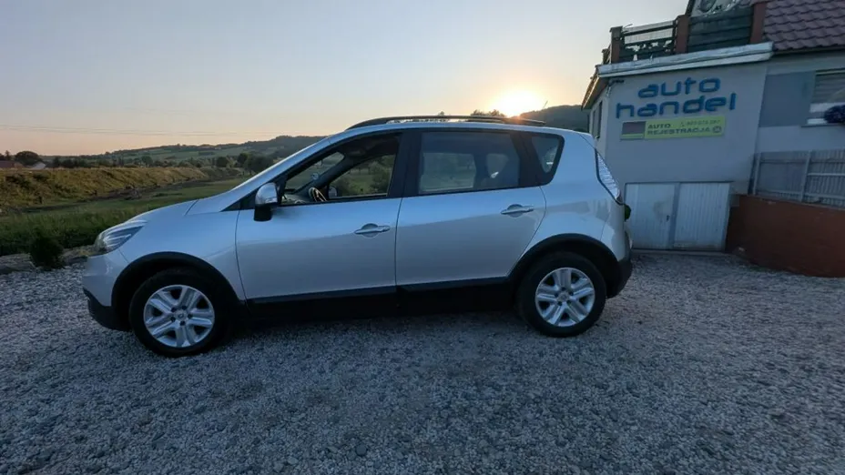 RENAULT Scenic -