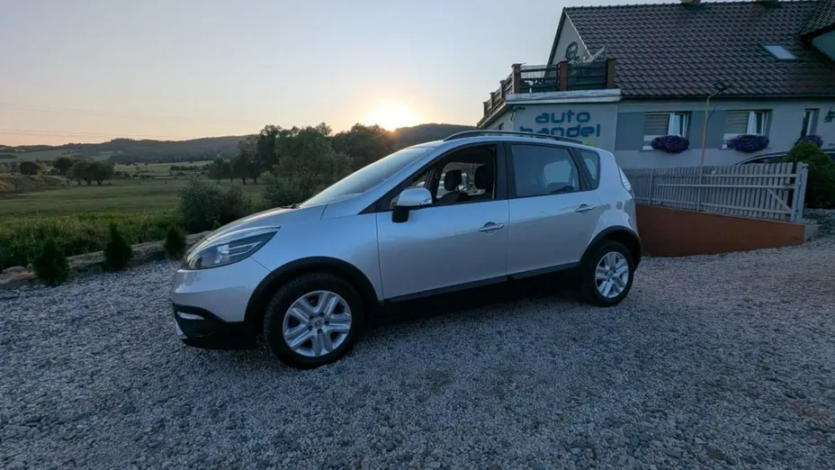 RENAULT Scenic -