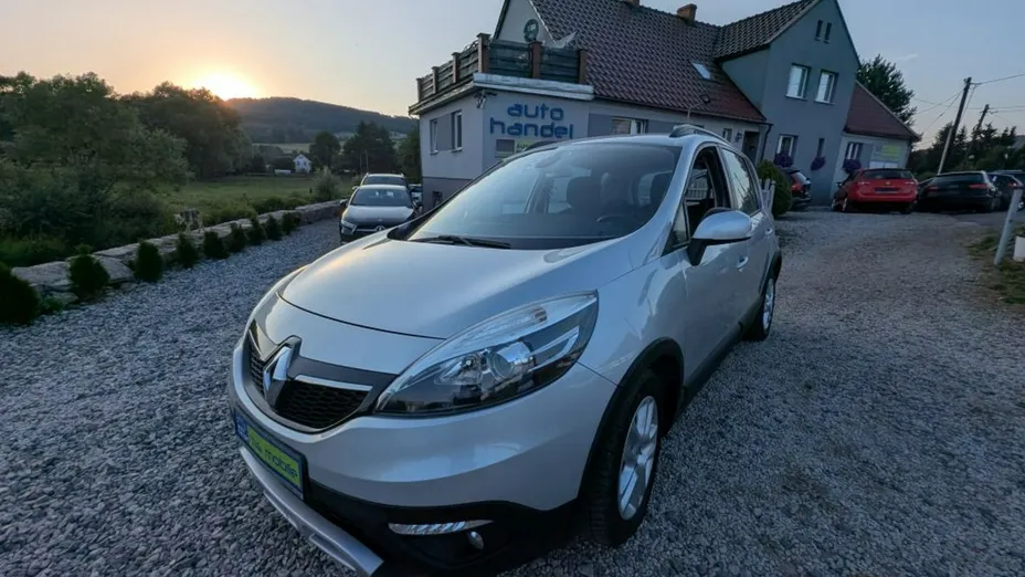 RENAULT Scenic -