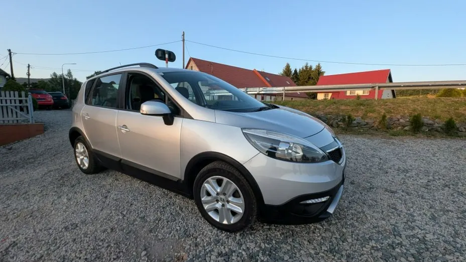 RENAULT Scenic -