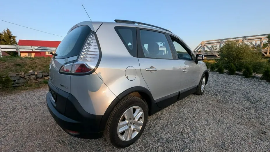 RENAULT Scenic -