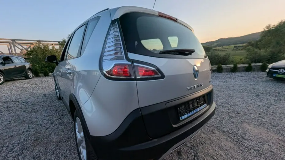 RENAULT Scenic -
