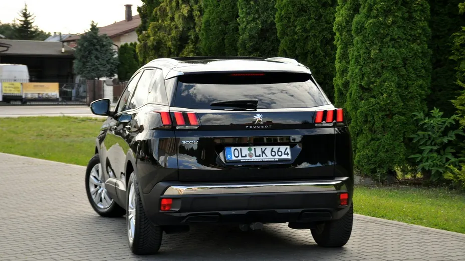 PEUGEOT 3008 -