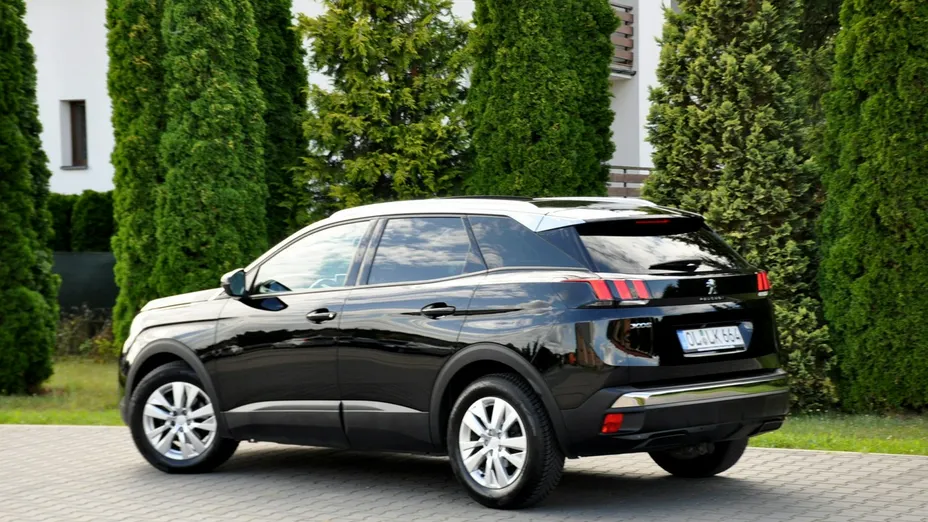 PEUGEOT 3008 -