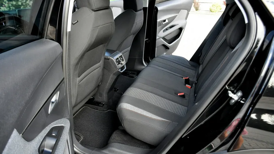 PEUGEOT 3008 -