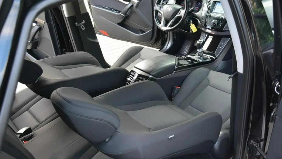 HYUNDAI i40 -