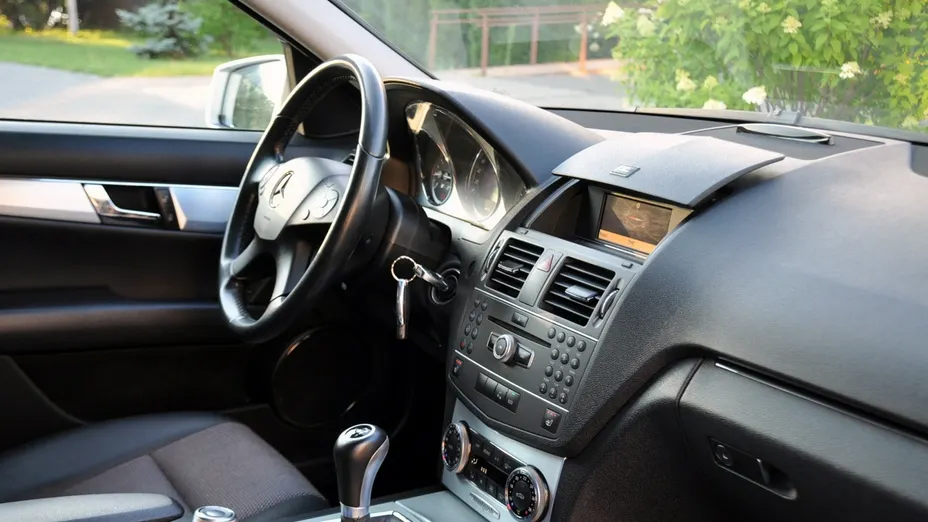 MERCEDES-BENZ C Klasa -