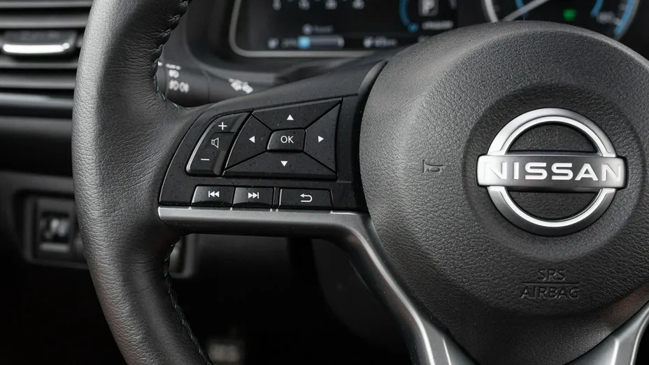 NISSAN Leaf -