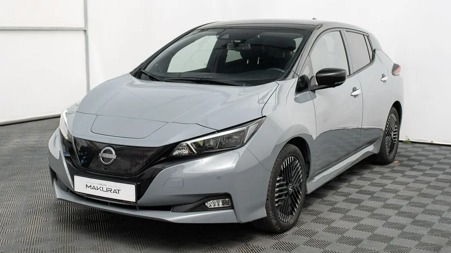 NISSAN Leaf -