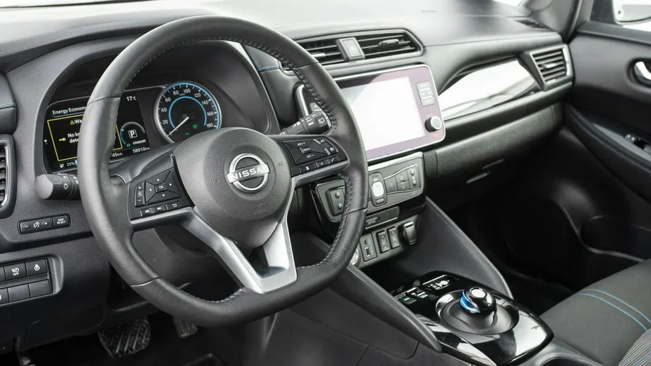 NISSAN Leaf -