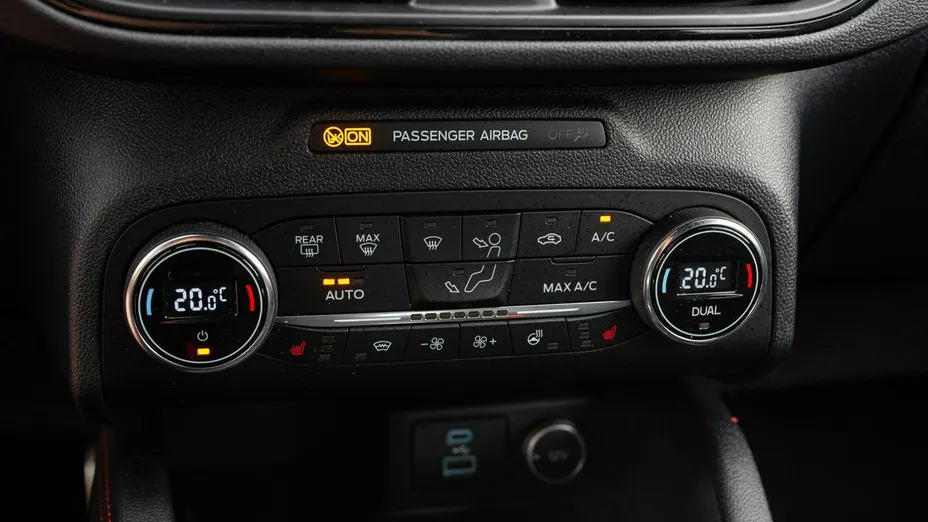 FORD Kuga -