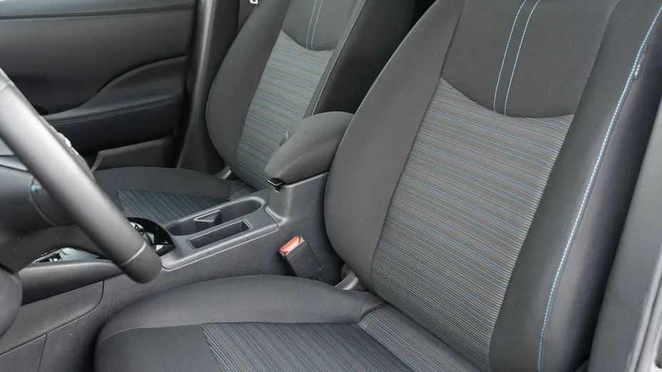 NISSAN Leaf -