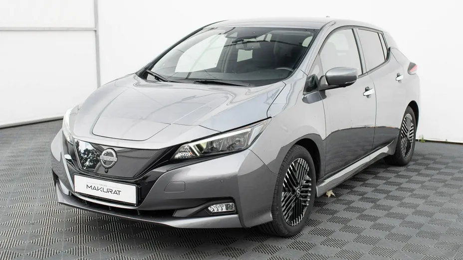 NISSAN Leaf -